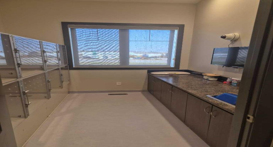 1340 Veteran's Street, Pincher Creek, Alberta T0K 1W0, ,Commercial,For Sale,Veteran's,A2268950