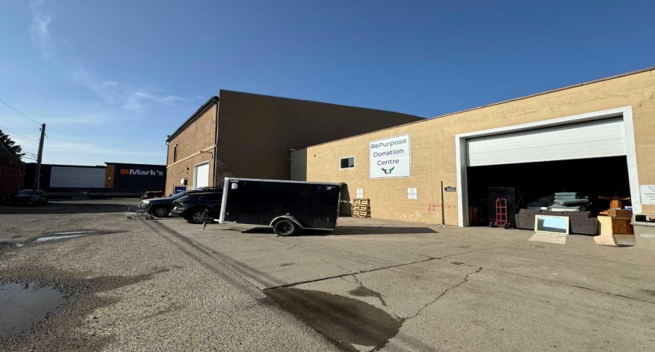 215-219 12B Street, Lethbridge, Alberta T1H 2K8, ,Commercial,For Lease,215-219 12B Street North,12B,A2273473