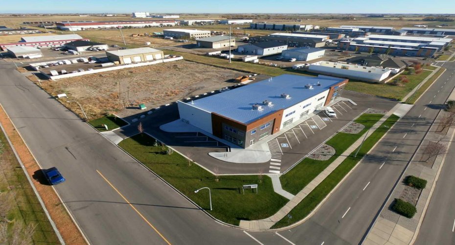 3233 30 Avenue, Lethbridge, Alberta T1H 7J4, ,Commercial,For Sale,30,A2217859