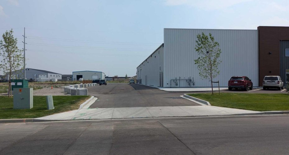 3233 30 Avenue, Lethbridge, Alberta T1H 7J4, ,Commercial,For Sale,30,A2217859
