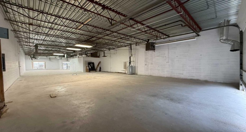 3221 2 Avenue, Lethbridge, Alberta T1H 0C5, ,Commercial,For Lease,2,A2218270