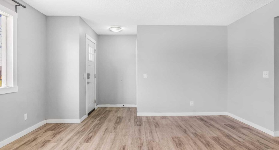 183 Penbrooke Close, Calgary, Alberta T2A 3N9, 5 Bedrooms Bedrooms, ,2 BathroomsBathrooms,Residential,For Sale,Penbrooke,A2285842