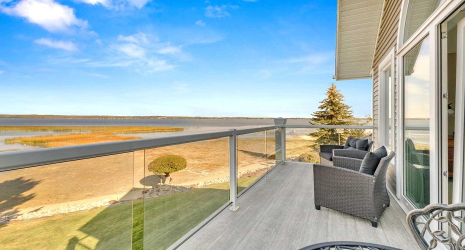 398 Marina Bay Place, Sylvan Lake, Alberta T4S1E9, 4 Bedrooms Bedrooms, ,4 BathroomsBathrooms,Residential,For Sale,Marina Bay,A2287040