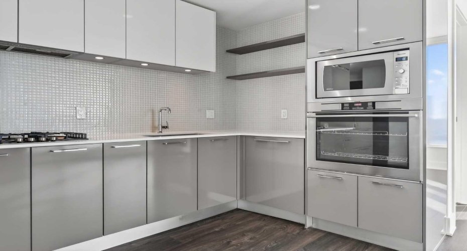 Gas cooktop, stainless steel appliances