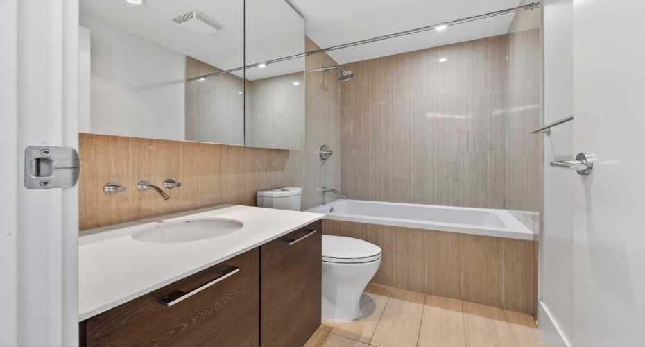 4 piece bathroom