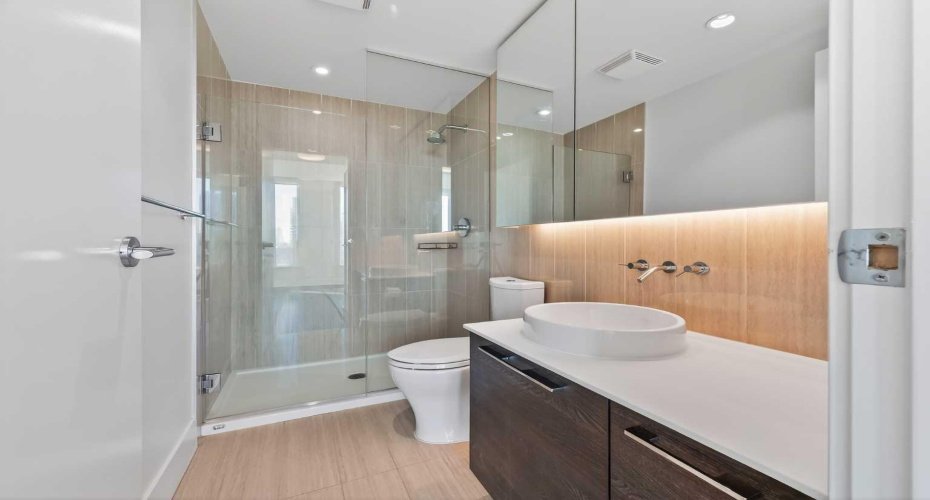 3 piece ensuite bath