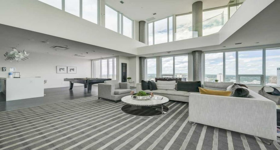 Amazing owners lounge