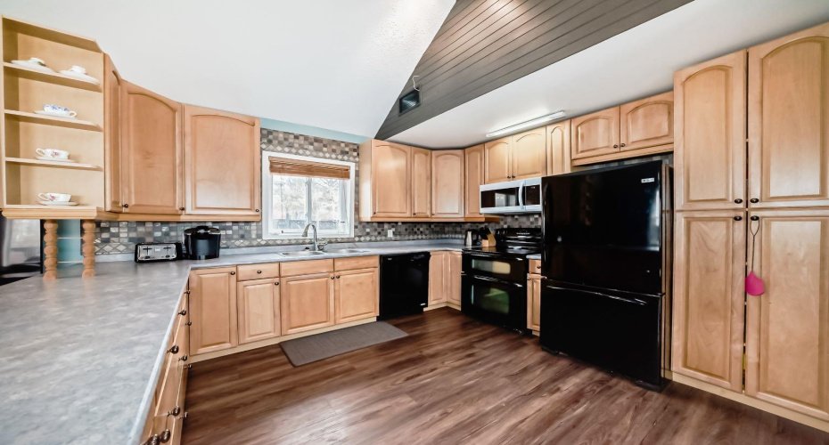 63 Sands Street, Rochon Sands, Alberta T0C3B0, 3 Bedrooms Bedrooms, ,2 BathroomsBathrooms,Residential,For Sale,Sands,A2286845