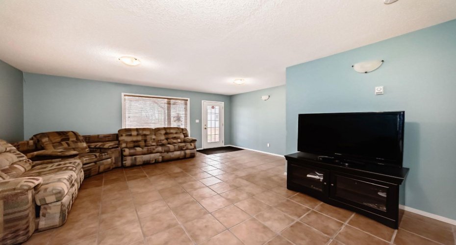 63 Sands Street, Rochon Sands, Alberta T0C3B0, 3 Bedrooms Bedrooms, ,2 BathroomsBathrooms,Residential,For Sale,Sands,A2286845