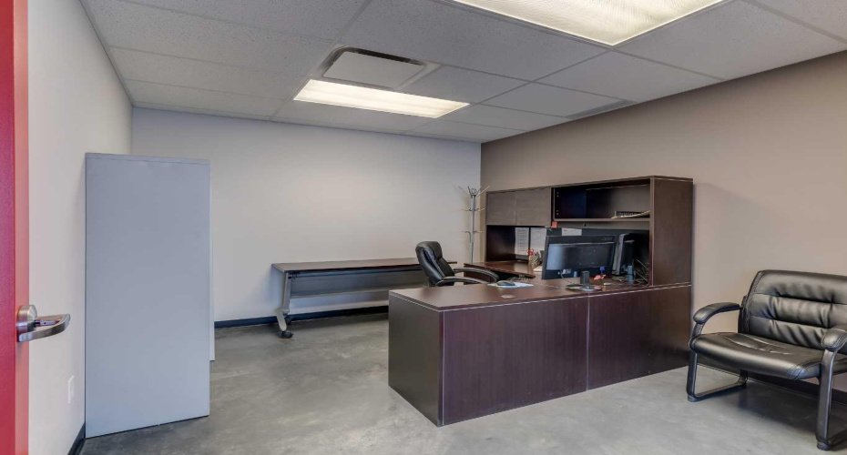 5531 70 Avenue, Lloydminster, Alberta T9V 3N6, ,Commercial,For Lease,70,A2290386