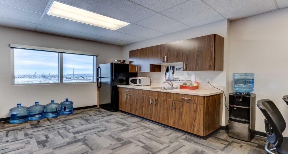 5531 70 Avenue, Lloydminster, Alberta T9V 3N6, ,Commercial,For Lease,70,A2290386
