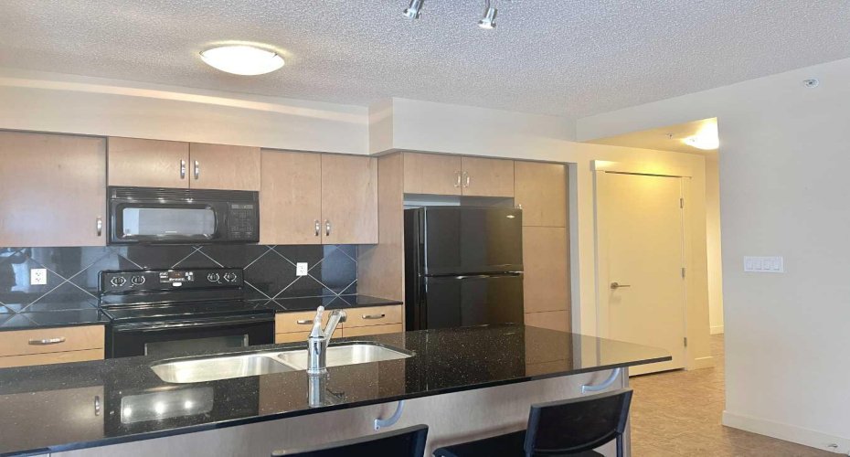 8880 Horton Road, Calgary, Alberta T2V2W3, 2 Bedrooms Bedrooms, ,2 BathroomsBathrooms,Residential,For Sale,Horton,A2290425