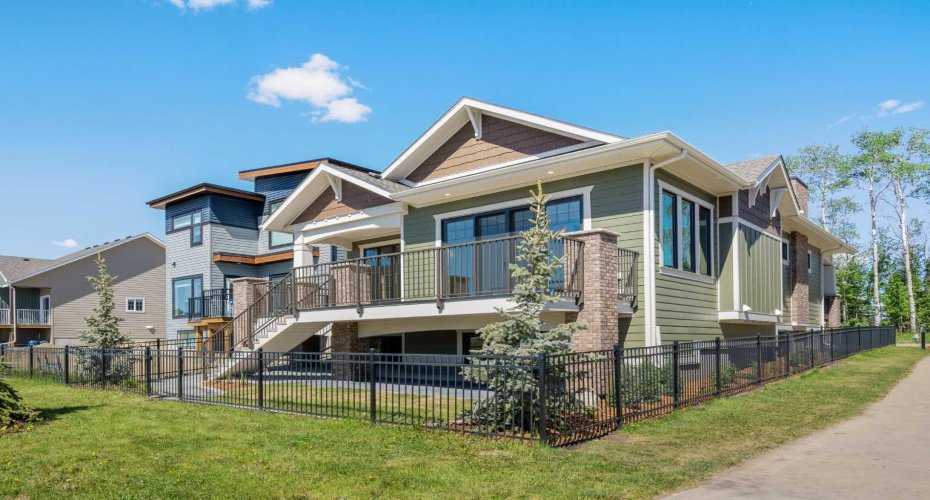 7 Songbird Green, Sylvan Lake, Alberta T4S0S6, 4 Bedrooms Bedrooms, ,3 BathroomsBathrooms,Residential,For Sale,Songbird,A2288342