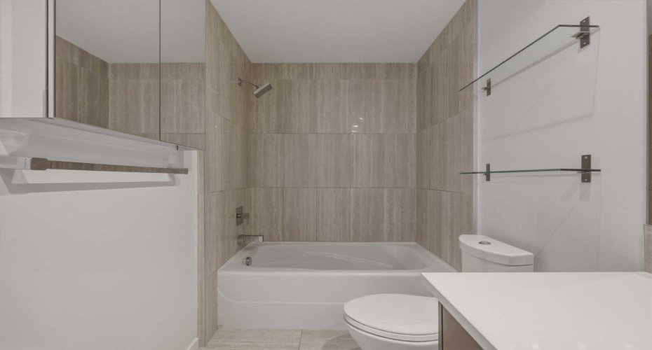 4 pc main bathroom