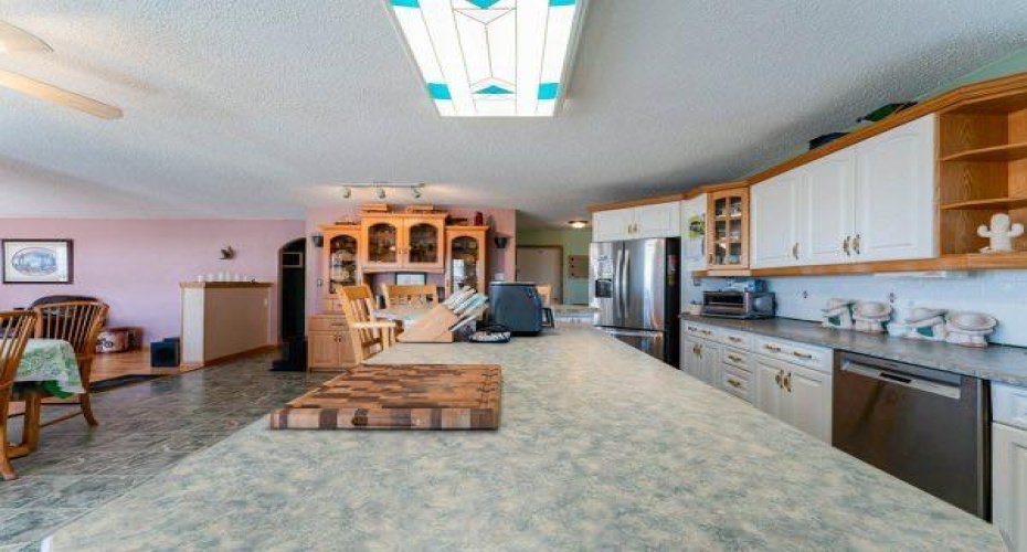 190018 HWY 9, Rural Starland County, Alberta T0J0Y0, 5 Bedrooms Bedrooms, ,2 BathroomsBathrooms,Residential,For Sale,HWY 9,A2288865