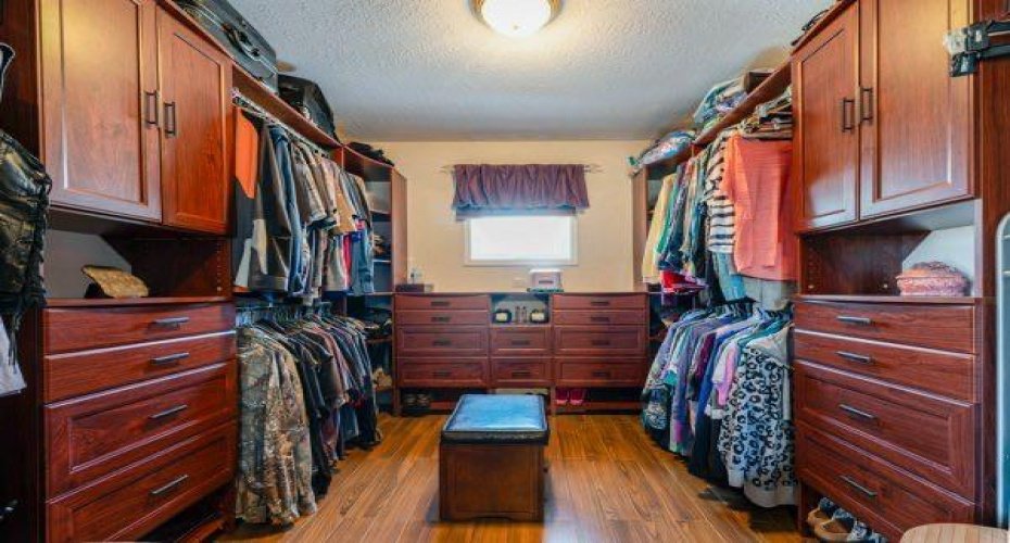 190018 HWY 9, Rural Starland County, Alberta T0J0Y0, 5 Bedrooms Bedrooms, ,2 BathroomsBathrooms,Residential,For Sale,HWY 9,A2288865