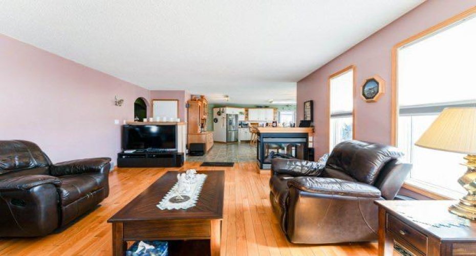 190018 HWY 9, Rural Starland County, Alberta T0J0Y0, 5 Bedrooms Bedrooms, ,2 BathroomsBathrooms,Residential,For Sale,HWY 9,A2288865