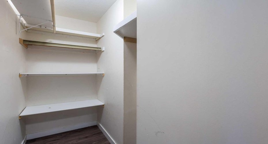 3747 42 Street, Calgary, Alberta T3A 2W4, 1 Bedroom Bedrooms, ,1 BathroomBathrooms,Residential,For Sale,42,A2289056