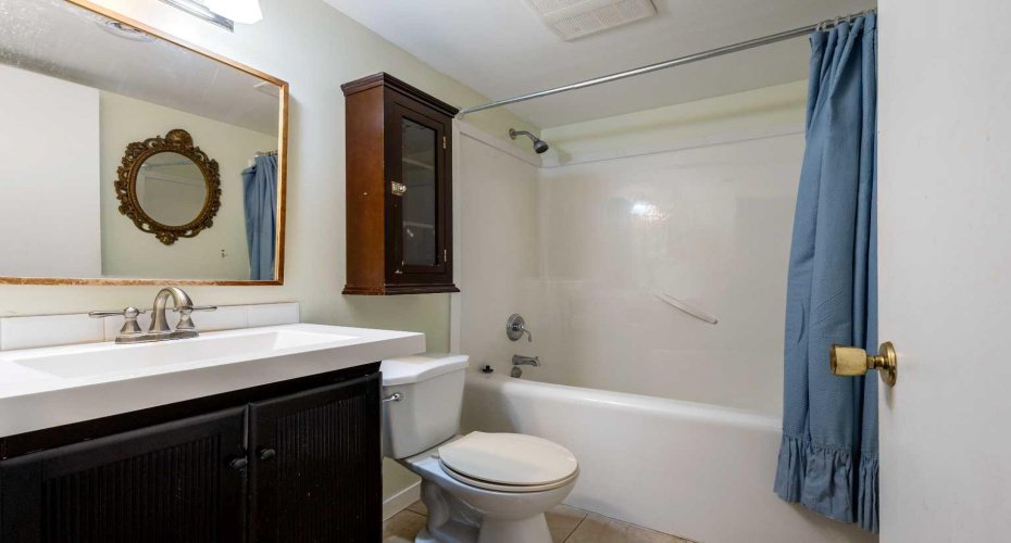 3747 42 Street, Calgary, Alberta T3A 2W4, 1 Bedroom Bedrooms, ,1 BathroomBathrooms,Residential,For Sale,42,A2289056