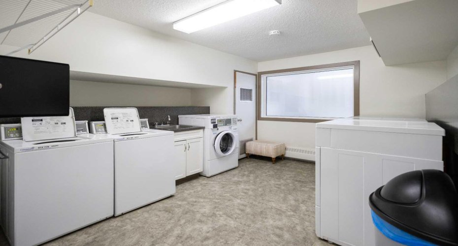 3747 42 Street, Calgary, Alberta T3A 2W4, 1 Bedroom Bedrooms, ,1 BathroomBathrooms,Residential,For Sale,42,A2289056