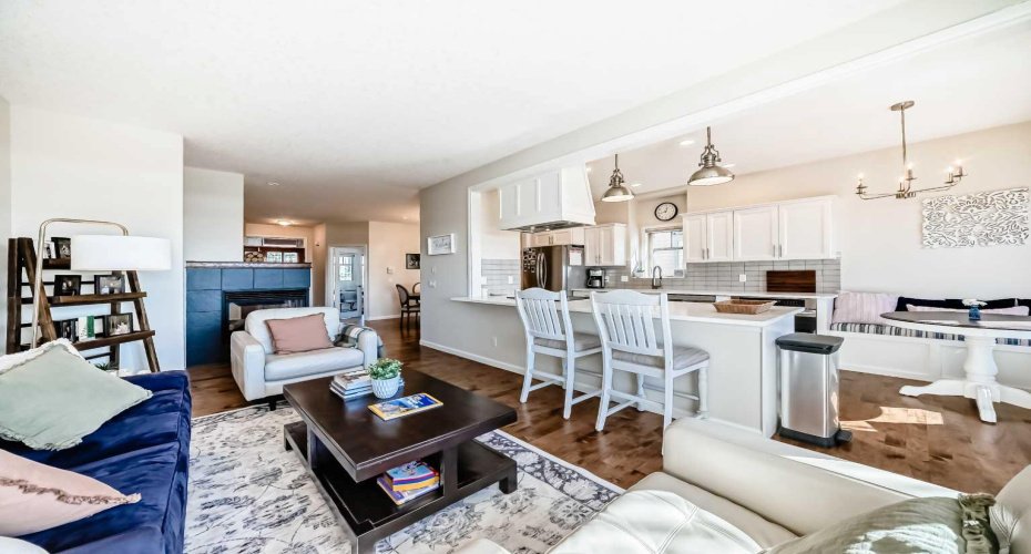 5 Bridle Estates Road, Calgary, Alberta T2Y 5A8, 3 Bedrooms Bedrooms, ,3 BathroomsBathrooms,Residential,For Sale,Bridle Estates,A2289474