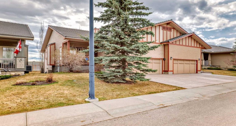 5 Bridle Estates Road, Calgary, Alberta T2Y 5A8, 3 Bedrooms Bedrooms, ,3 BathroomsBathrooms,Residential,For Sale,Bridle Estates,A2289474