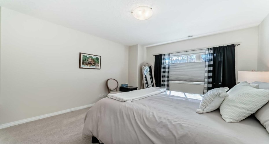 5 Bridle Estates Road, Calgary, Alberta T2Y 5A8, 3 Bedrooms Bedrooms, ,3 BathroomsBathrooms,Residential,For Sale,Bridle Estates,A2289474