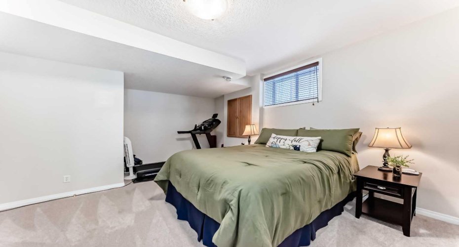 5 Bridle Estates Road, Calgary, Alberta T2Y 5A8, 3 Bedrooms Bedrooms, ,3 BathroomsBathrooms,Residential,For Sale,Bridle Estates,A2289474