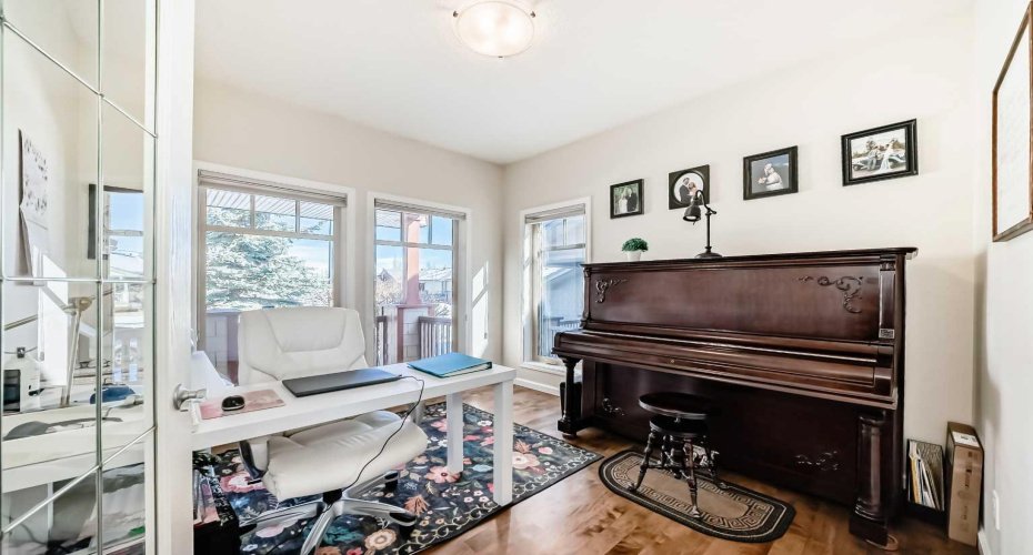 5 Bridle Estates Road, Calgary, Alberta T2Y 5A8, 3 Bedrooms Bedrooms, ,3 BathroomsBathrooms,Residential,For Sale,Bridle Estates,A2289474