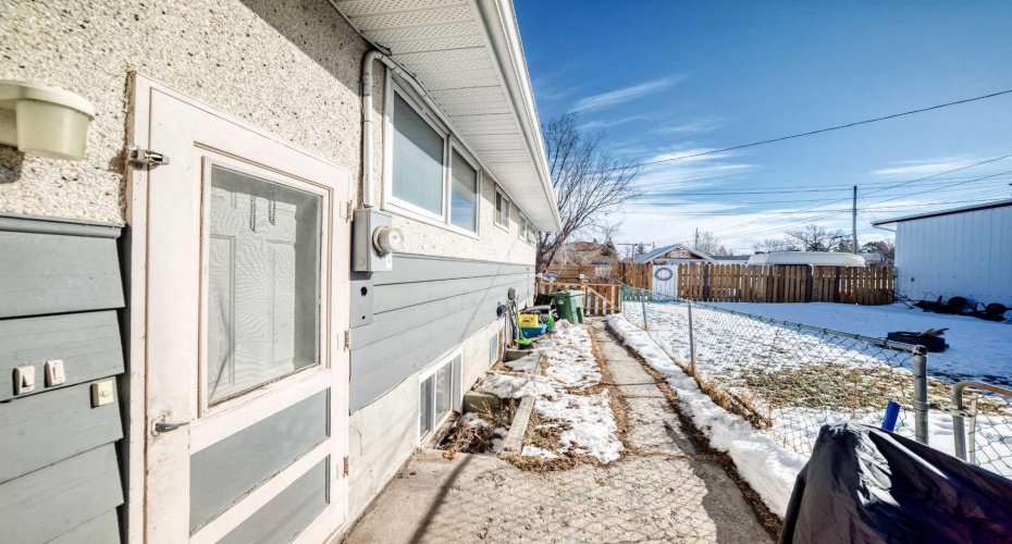 4939 45 Street, Innisfail, Alberta T4G 1M4, 4 Bedrooms Bedrooms, ,2 BathroomsBathrooms,Residential,For Sale,45,A2289524