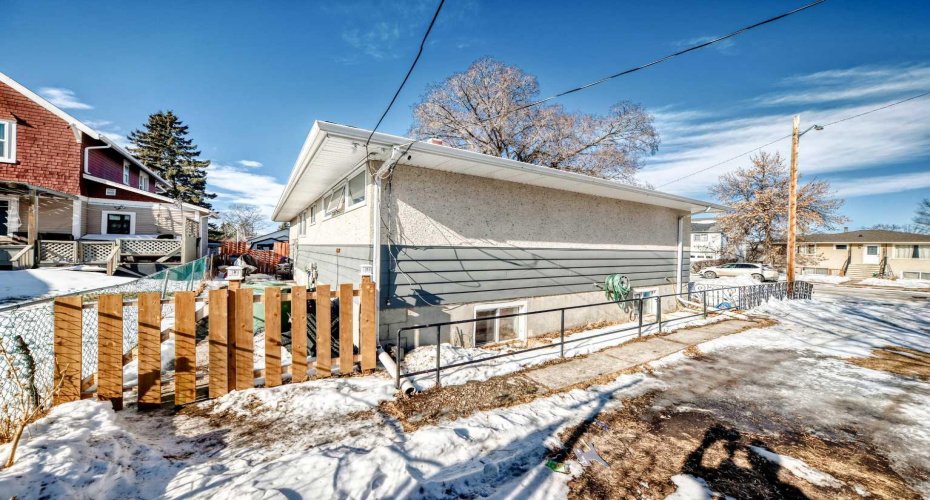 4939 45 Street, Innisfail, Alberta T4G 1M4, 4 Bedrooms Bedrooms, ,2 BathroomsBathrooms,Residential,For Sale,45,A2289524