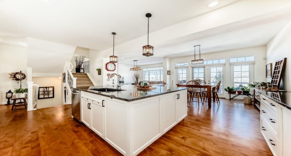 44 Riviera Way, Cochrane, Alberta T4C 0W9, 3 Bedrooms Bedrooms, ,4 BathroomsBathrooms,Residential,For Sale,Riviera,A2289909