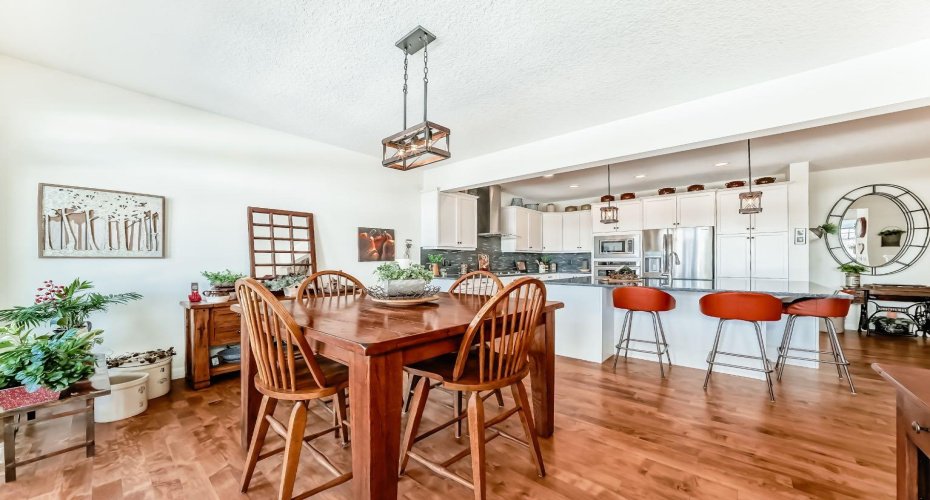 44 Riviera Way, Cochrane, Alberta T4C 0W9, 3 Bedrooms Bedrooms, ,4 BathroomsBathrooms,Residential,For Sale,Riviera,A2289909