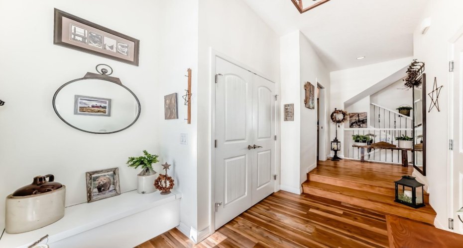 44 Riviera Way, Cochrane, Alberta T4C 0W9, 3 Bedrooms Bedrooms, ,4 BathroomsBathrooms,Residential,For Sale,Riviera,A2289909