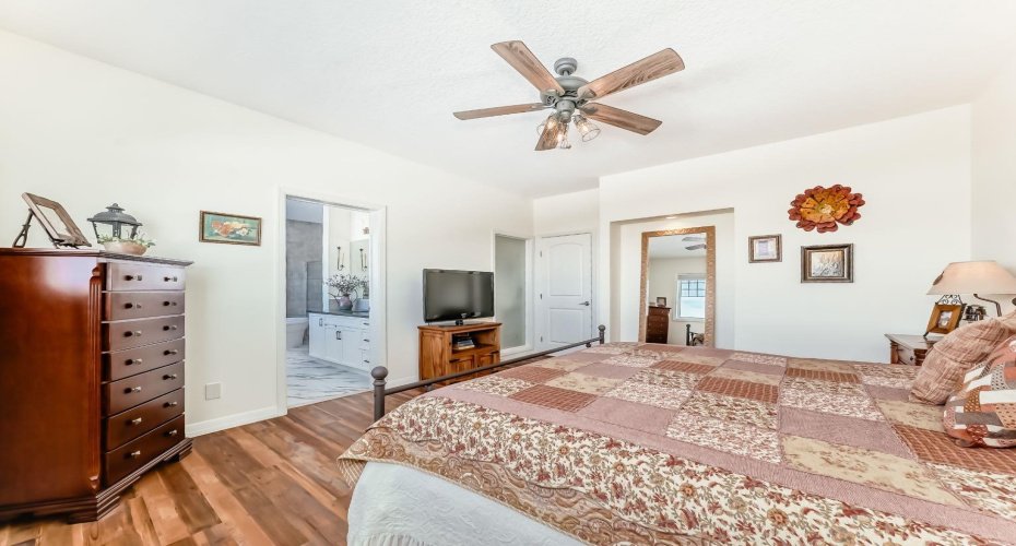 44 Riviera Way, Cochrane, Alberta T4C 0W9, 3 Bedrooms Bedrooms, ,4 BathroomsBathrooms,Residential,For Sale,Riviera,A2289909