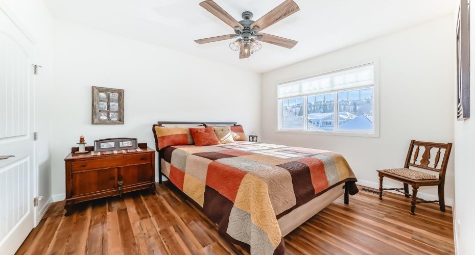 44 Riviera Way, Cochrane, Alberta T4C 0W9, 3 Bedrooms Bedrooms, ,4 BathroomsBathrooms,Residential,For Sale,Riviera,A2289909