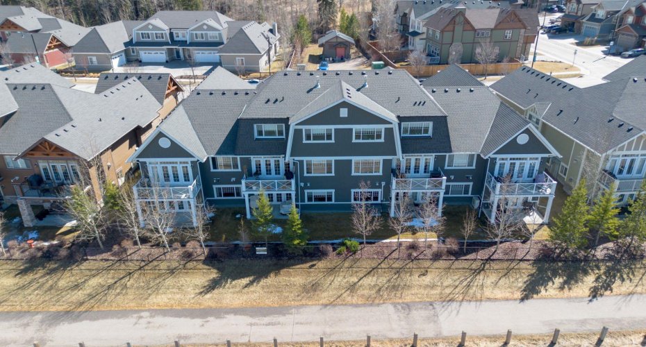 44 Riviera Way, Cochrane, Alberta T4C 0W9, 3 Bedrooms Bedrooms, ,4 BathroomsBathrooms,Residential,For Sale,Riviera,A2289909