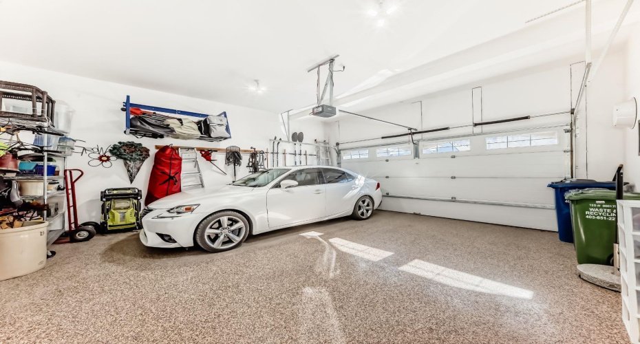 44 Riviera Way, Cochrane, Alberta T4C 0W9, 3 Bedrooms Bedrooms, ,4 BathroomsBathrooms,Residential,For Sale,Riviera,A2289909