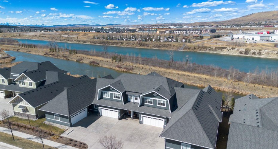 44 Riviera Way, Cochrane, Alberta T4C 0W9, 3 Bedrooms Bedrooms, ,4 BathroomsBathrooms,Residential,For Sale,Riviera,A2289909