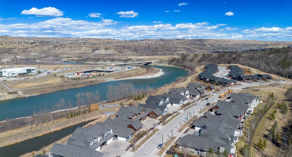 44 Riviera Way, Cochrane, Alberta T4C 0W9, 3 Bedrooms Bedrooms, ,4 BathroomsBathrooms,Residential,For Sale,Riviera,A2289909