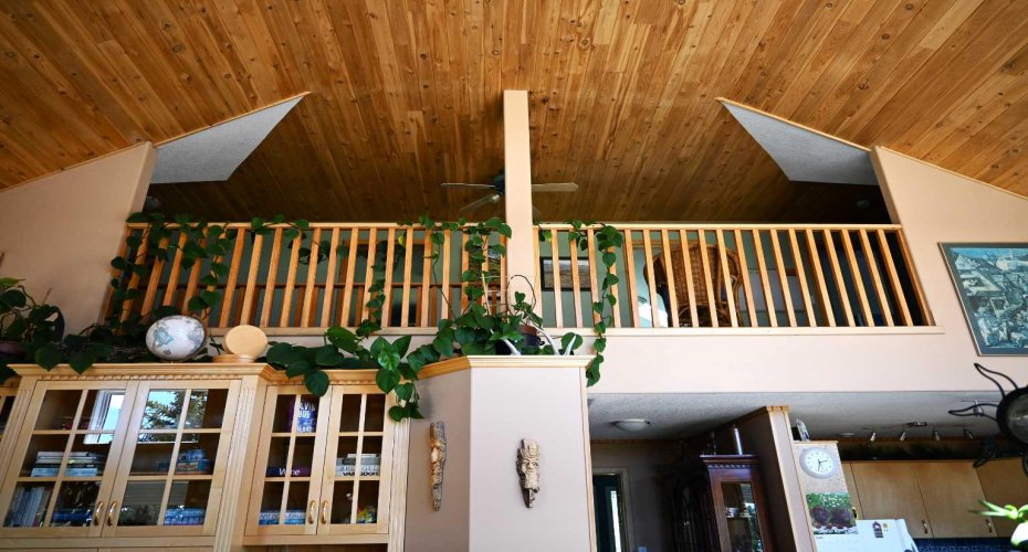 Cedar T & G ceiling