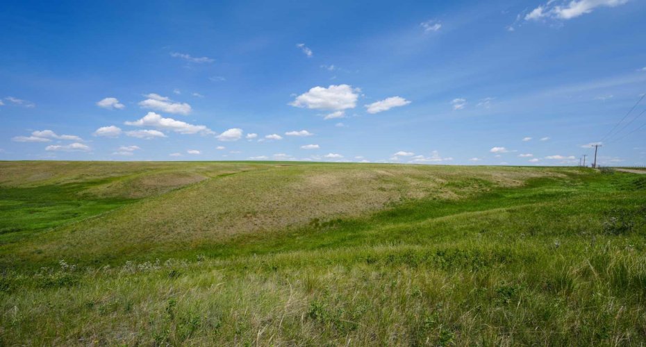 Imagine Majestic Coulee vista views with views of Arrowwood Creek and endless prairie. Build the acreage of your dreams here!