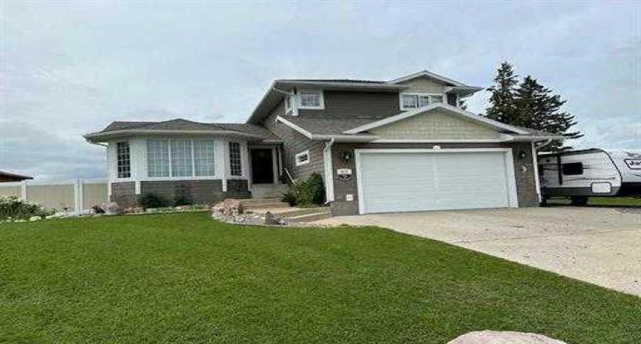 623 2nd Street, Cardston, Alberta T0K 0K0, 4 Bedrooms Bedrooms, ,3 BathroomsBathrooms,Residential,For Sale,2nd,A2290179