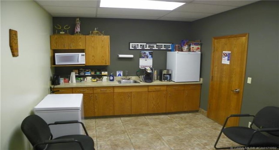 3-7320 Johnstone Drive, Red Deer, Alberta T4P 3Y6, ,Commercial,For Lease,Johnstone,CA0171092
