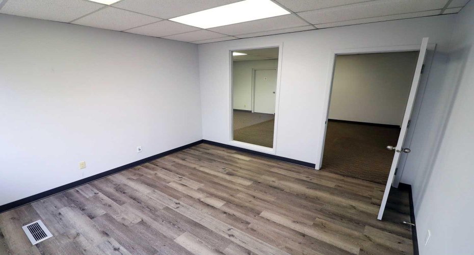 4321 23B Street, Calgary, Alberta T2E 7V9, ,Commercial,For Lease,23B,A2290310