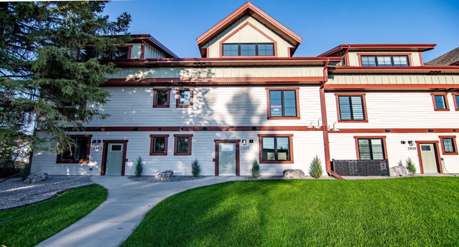 5024 48 Street, Rocky Mountain House, Alberta T4T 1C1, 2 Bedrooms Bedrooms, ,4 BathroomsBathrooms,Residential,For Sale,48,A2284876