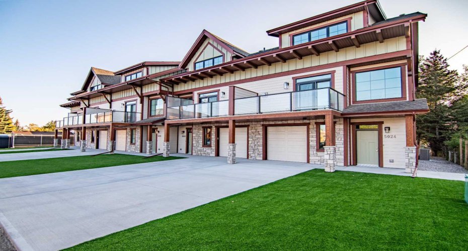 5024 48 Street, Rocky Mountain House, Alberta T4T 1C1, 2 Bedrooms Bedrooms, ,4 BathroomsBathrooms,Residential,For Sale,48,A2284876