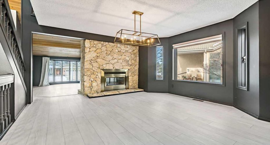 162 Woodbend Way, Okotoks, Alberta T1S 1M1, 4 Bedrooms Bedrooms, ,4 BathroomsBathrooms,Residential,For Sale,Woodbend,A2287796