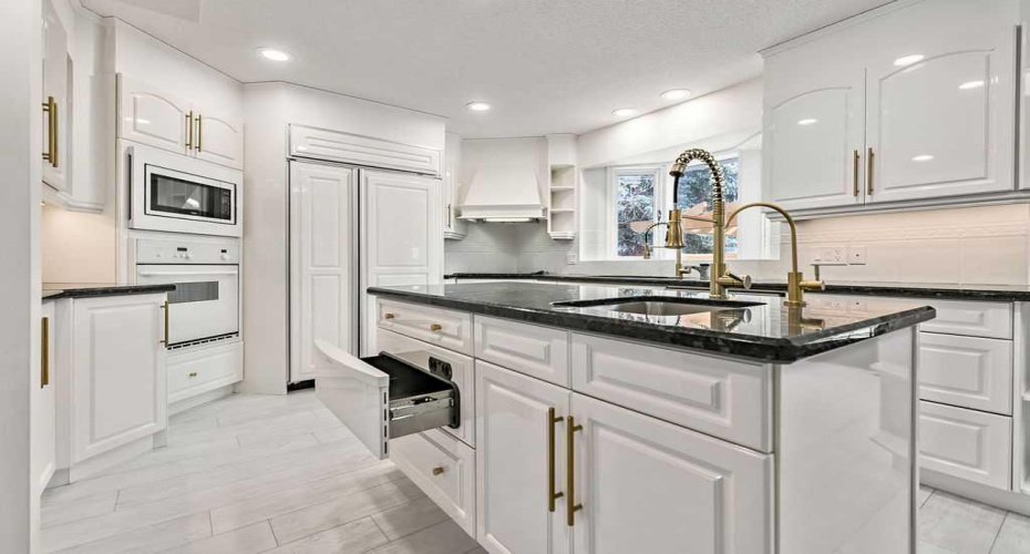 162 Woodbend Way, Okotoks, Alberta T1S 1M1, 4 Bedrooms Bedrooms, ,4 BathroomsBathrooms,Residential,For Sale,Woodbend,A2287796