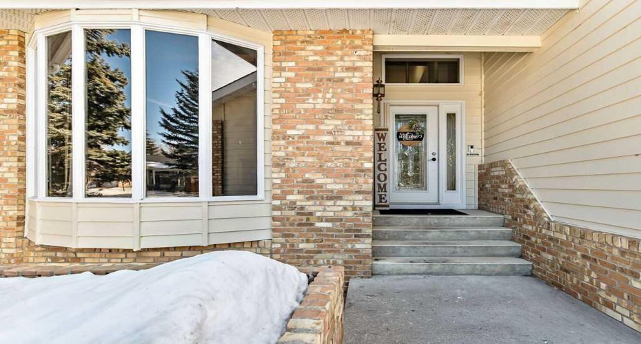 162 Woodbend Way, Okotoks, Alberta T1S 1M1, 4 Bedrooms Bedrooms, ,4 BathroomsBathrooms,Residential,For Sale,Woodbend,A2287796